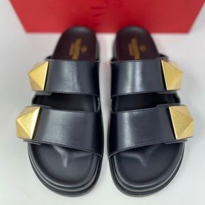 Valentino Garavani Studded Leather Slides. Size 38.5